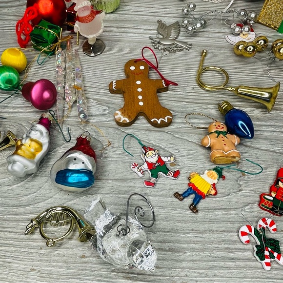 Large lot of vintage Christmas ornaments wood , mercury glass , miscellaneous - Picture 4 of 9